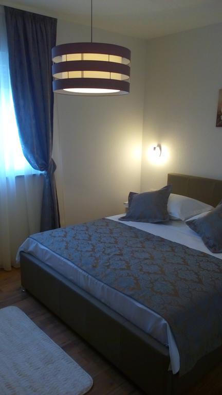 Duje Old Town Apartment Trogir