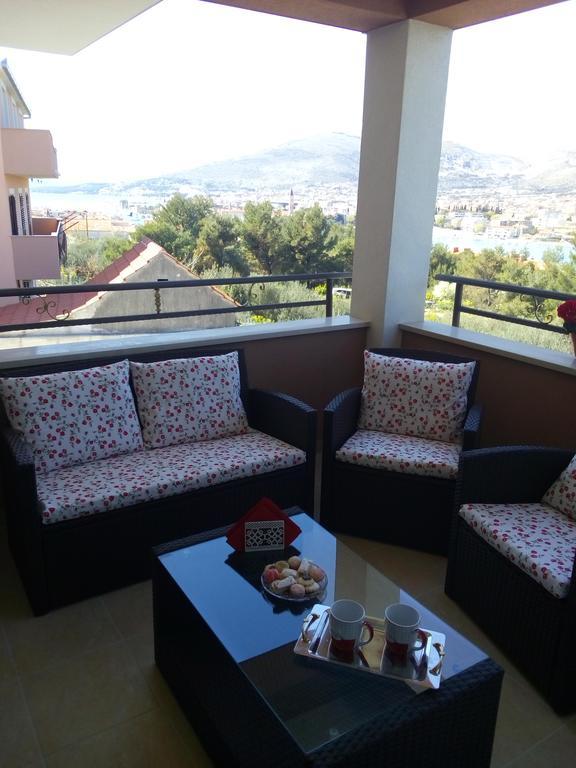 Duje Old Town Apartment *
